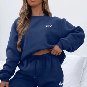 ALO Yoga Women's Navy Sweat Set